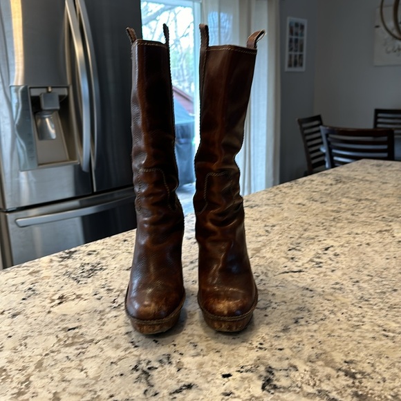 Frye Victoria mid distressed boots size 8.5 - Picture 3 of 15